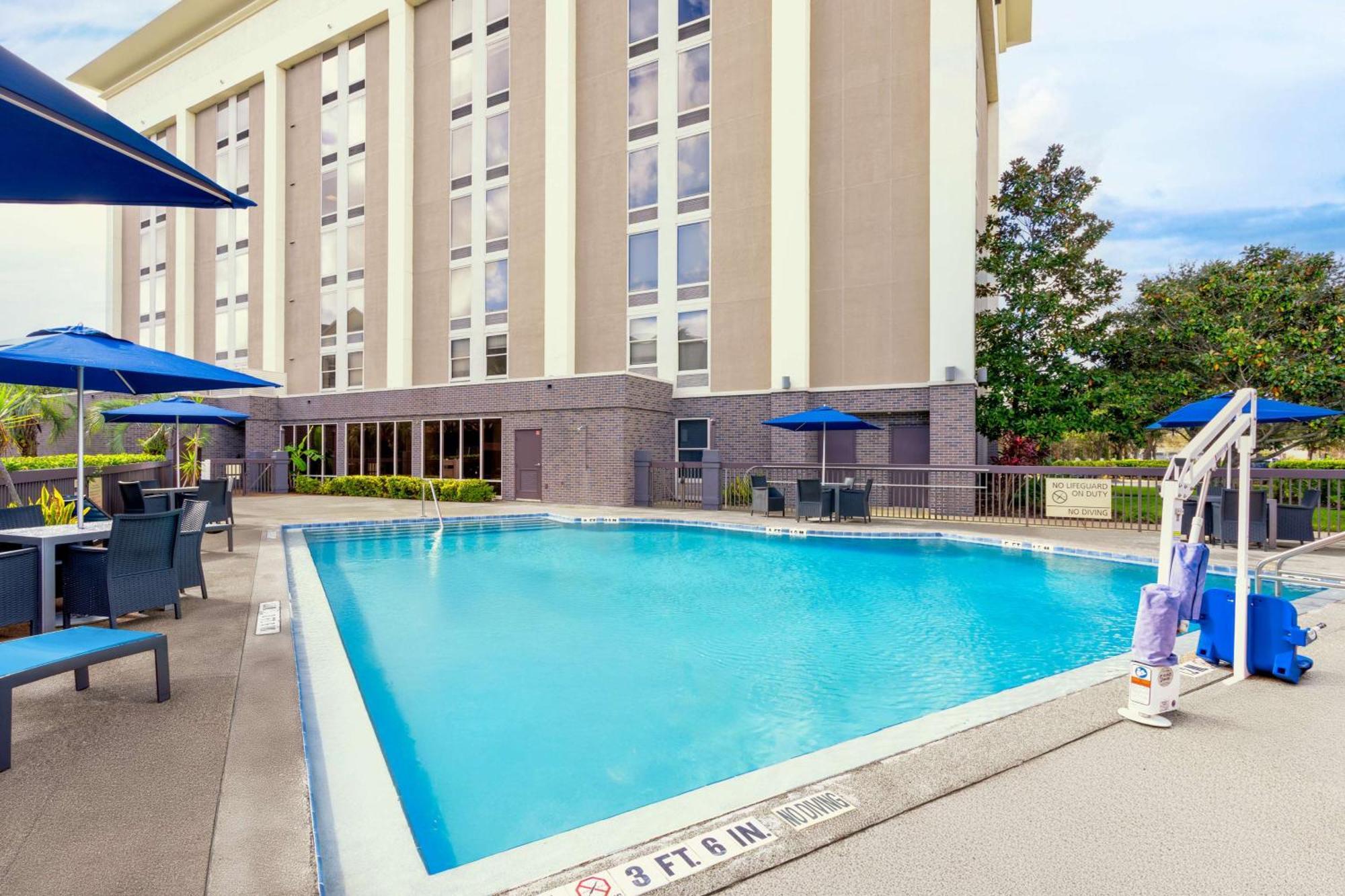 Hampton Inn Orlando-International Airport Kültér fotó